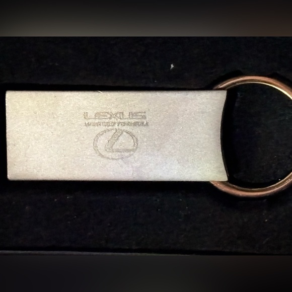 Lexus Silver Key Holder - Picture 4 of 13